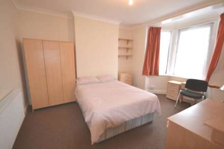 Basingstoke Road, Reading, Berkshire, RG2 0ET, Image 2