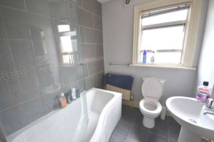 Basingstoke Road, Reading, Berkshire, RG2 0ET, Image 3