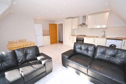 Cotehouse, Wokingham Road, Earley, Reading, Berkshire, RG6 7DU, Image 1