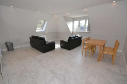 Cotehouse, Wokingham Road, Earley, Reading, Berkshire, RG6 7DU, Image 7