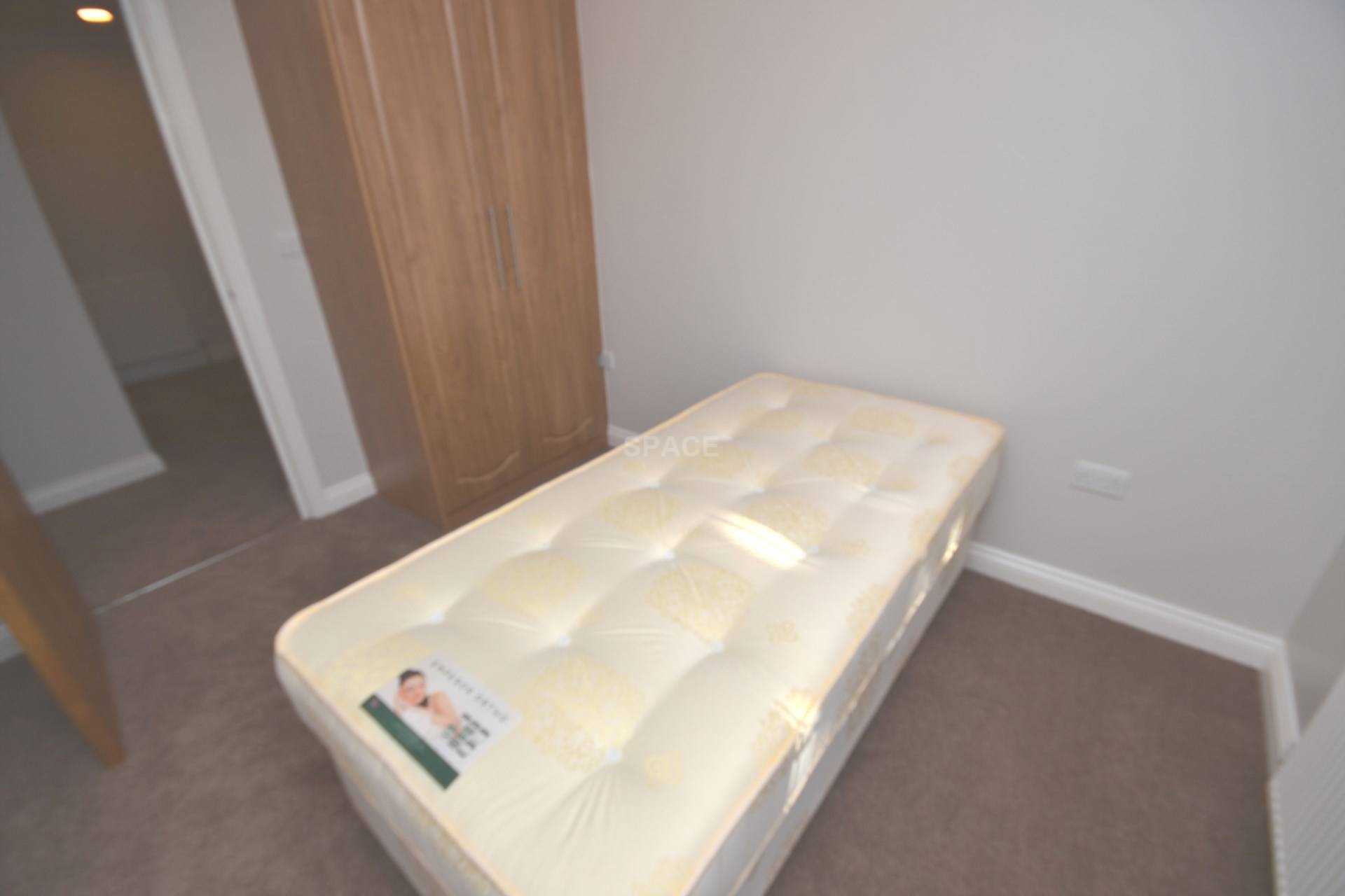 Cotehouse, Wokingham Road, Earley, Reading, Berkshire, RG6 7DU, Image 3