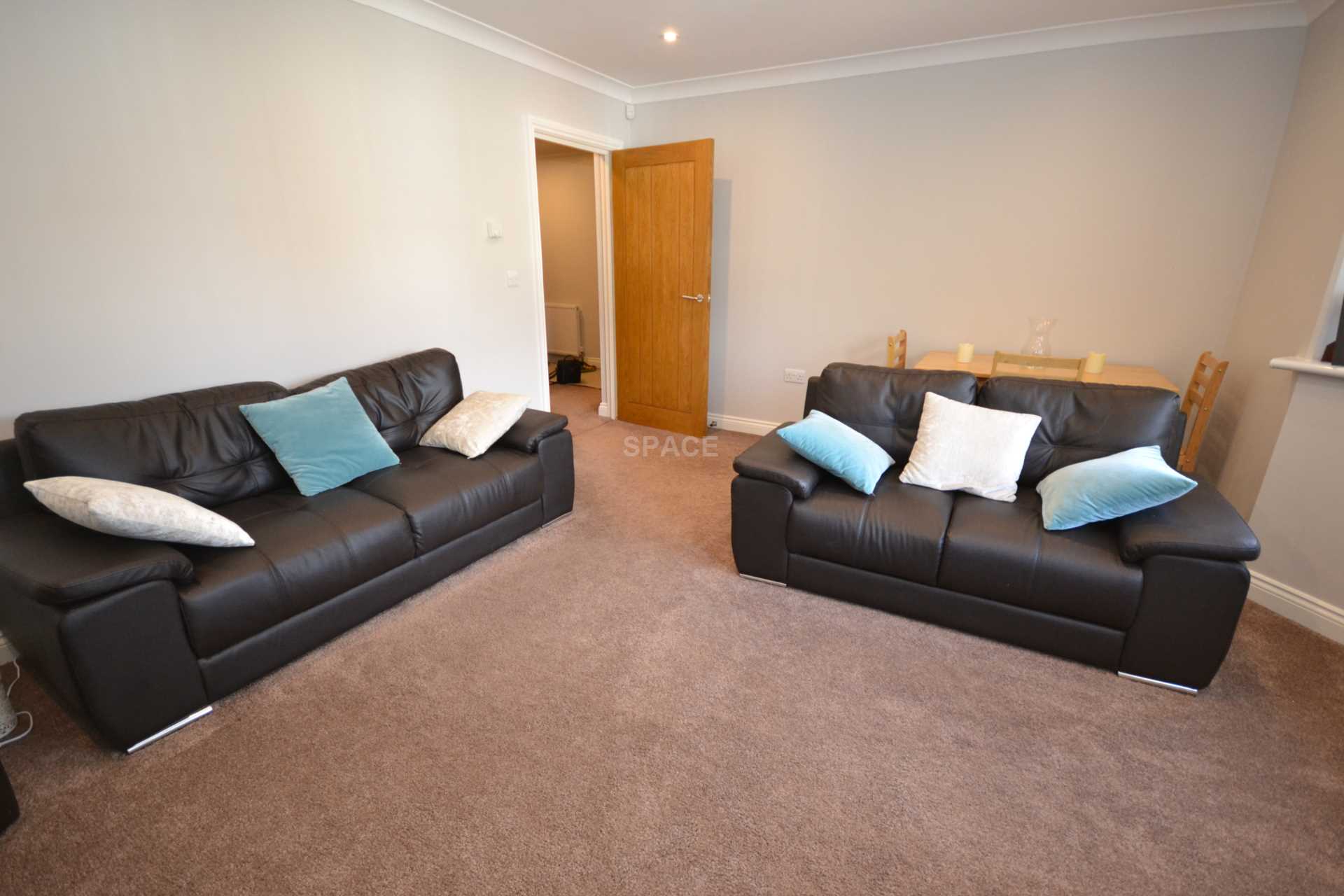 Cotehouse, Wokingham Road, Earley, Reading, Berkshire, RG6 7DU, Image 7