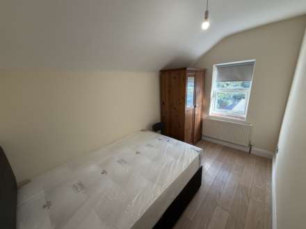 Wykeham Road, University, Reading, Berkshire, RG6 1PN, Image 5