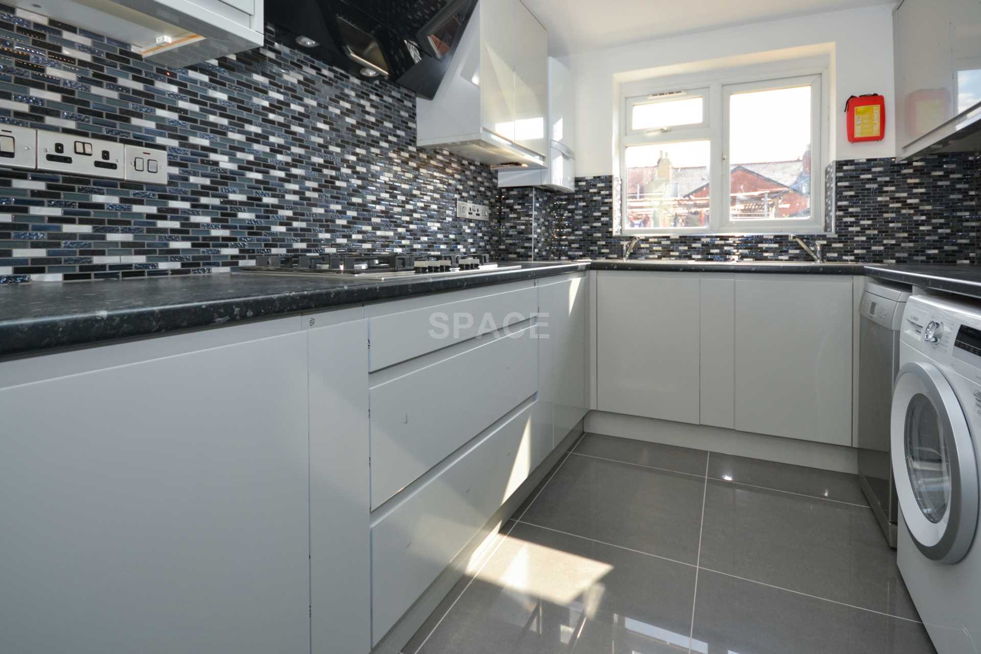 Norris Road, Reading, Berkshire,  RG6 1NJ, Image 4