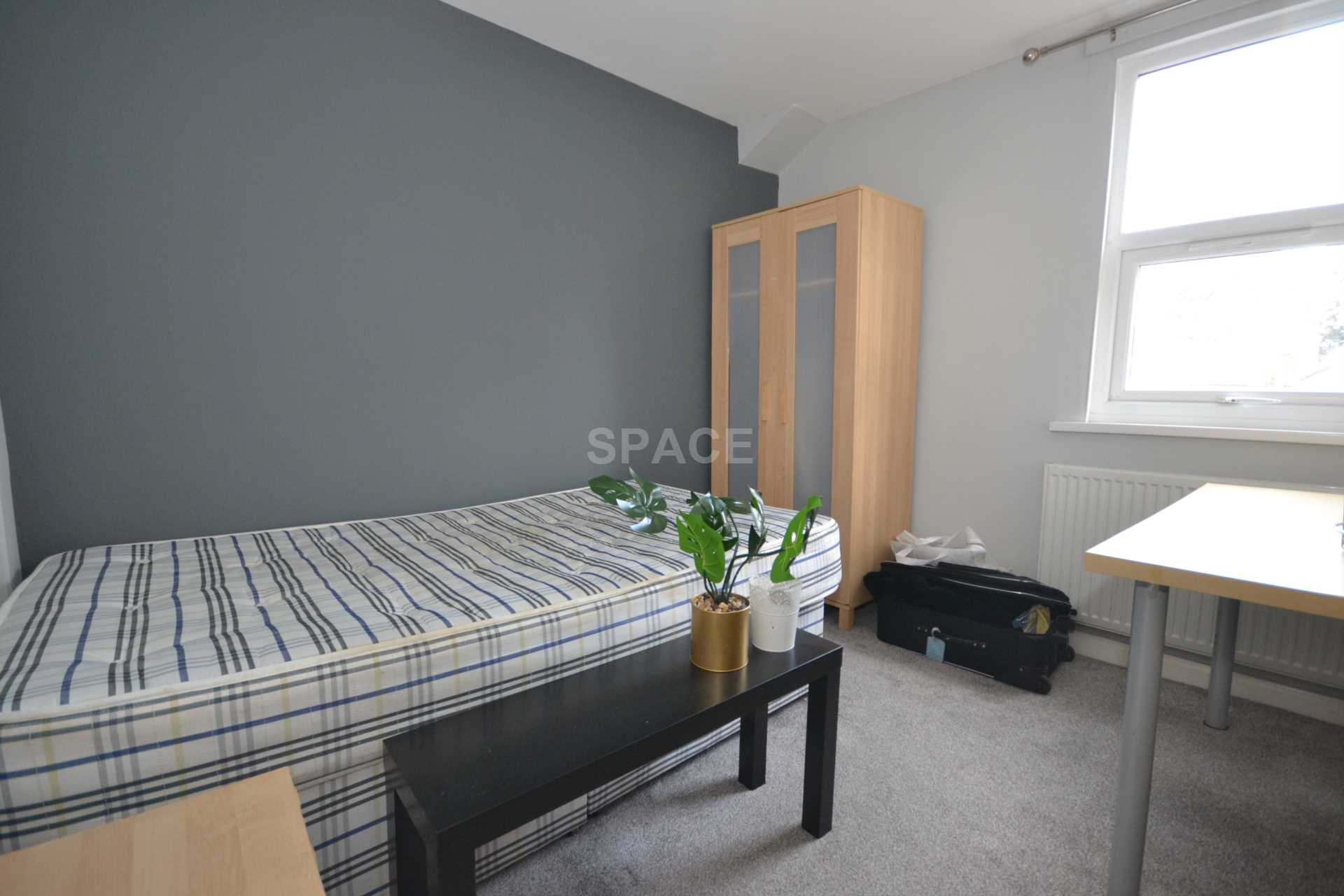 Grange Avenue, Reading, Berkshire, RG6 1DL, Image 6