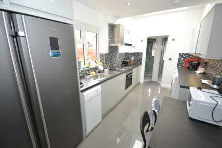 Grange Avenue, Reading, Berkshire, RG6 1DL, Image 2