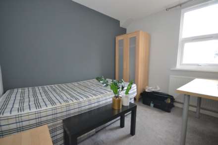 Grange Avenue, Reading, Berkshire, RG6 1DL, Image 6