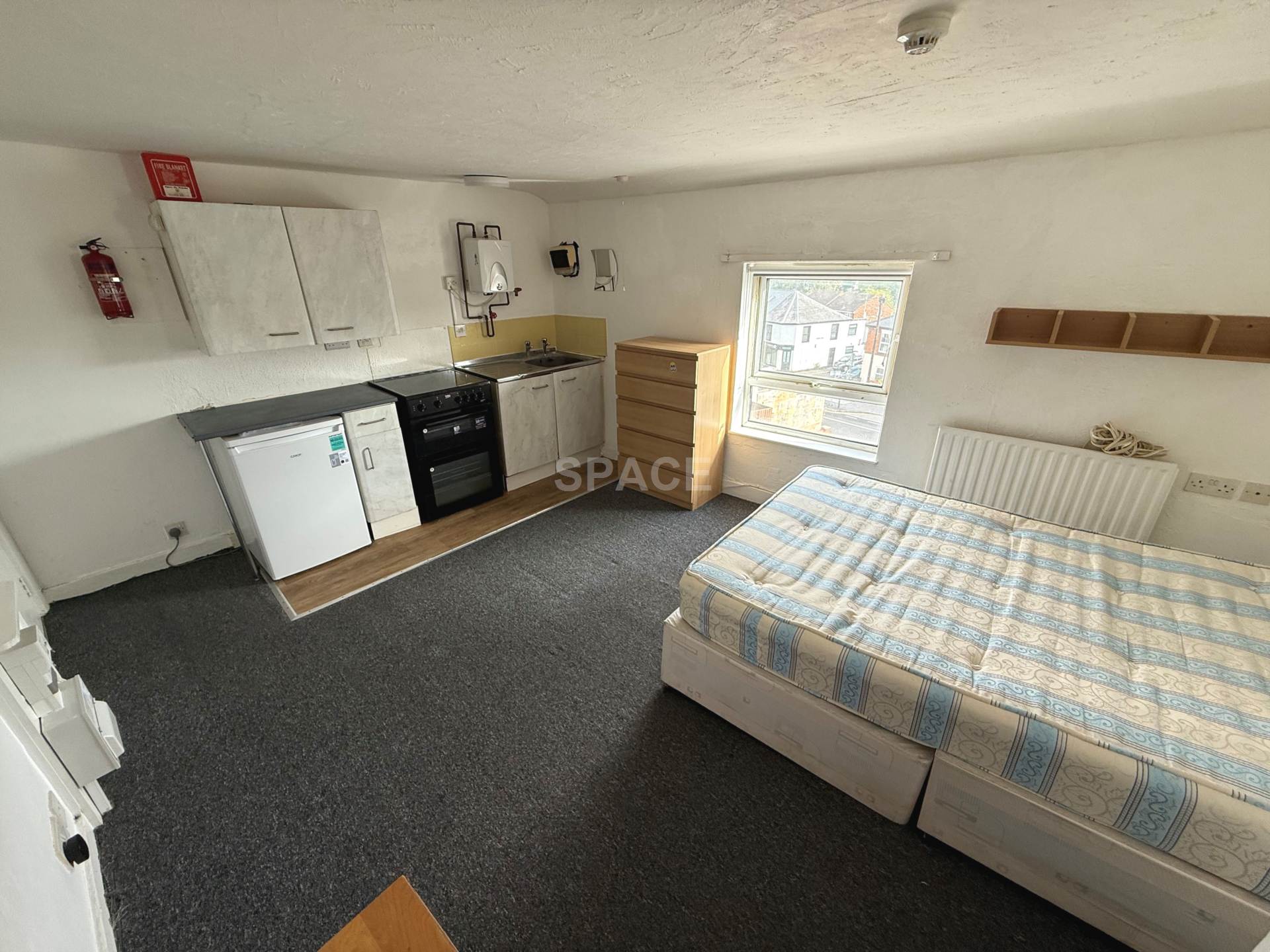 BEDSIT- Southampton Street, Reading, Berkshire, RG1 2RB, Image 2
