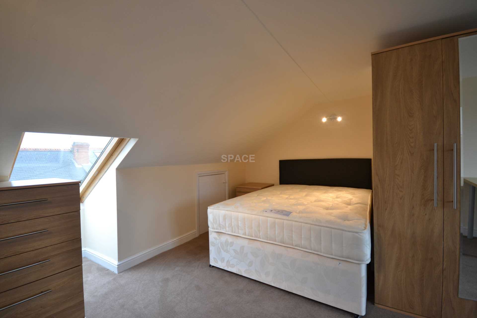 St Edwards Road, Reading, Berkshire, RG6 1NL, Image 6