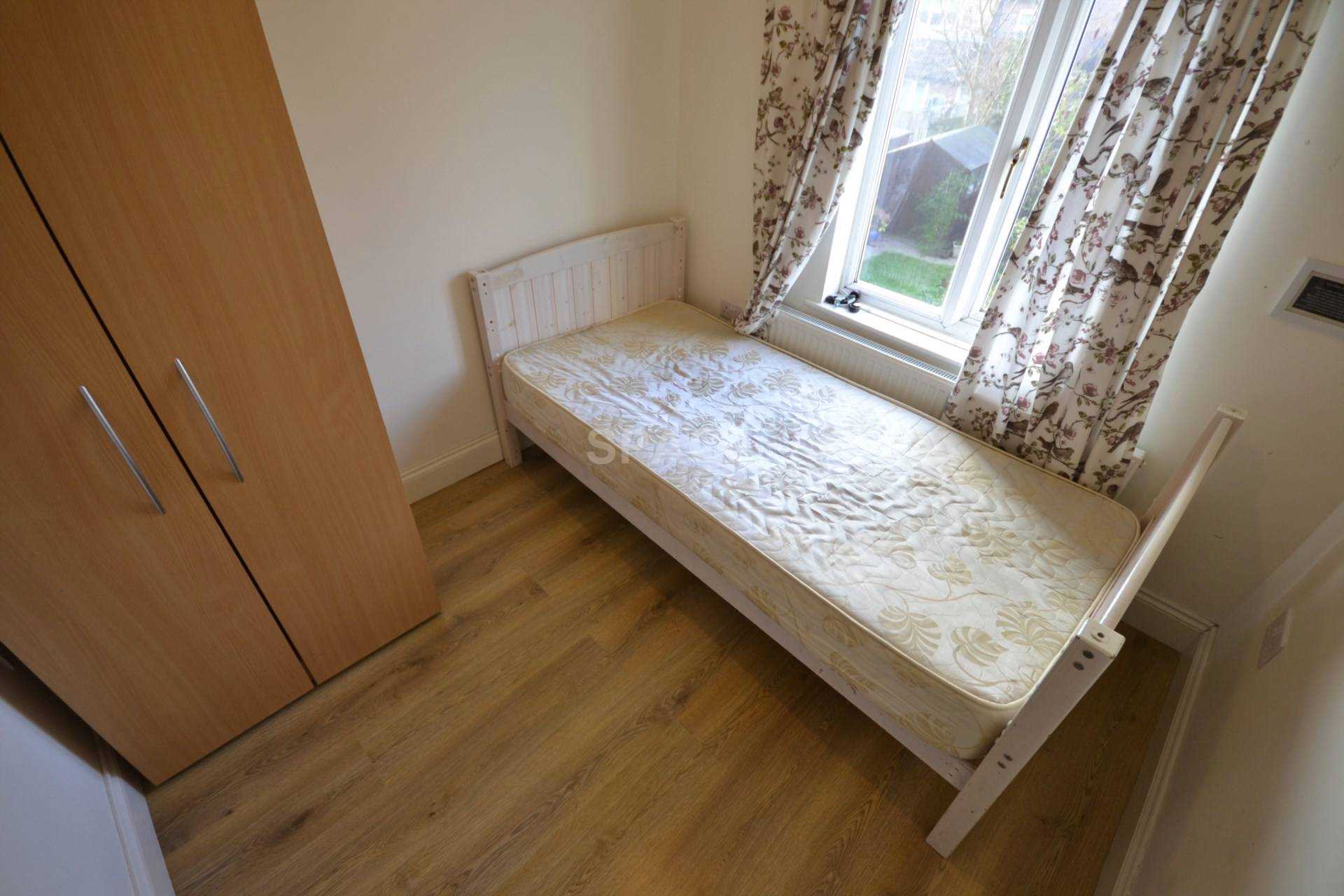Wykeham Road, Reading, RG6 1NR, Image 10