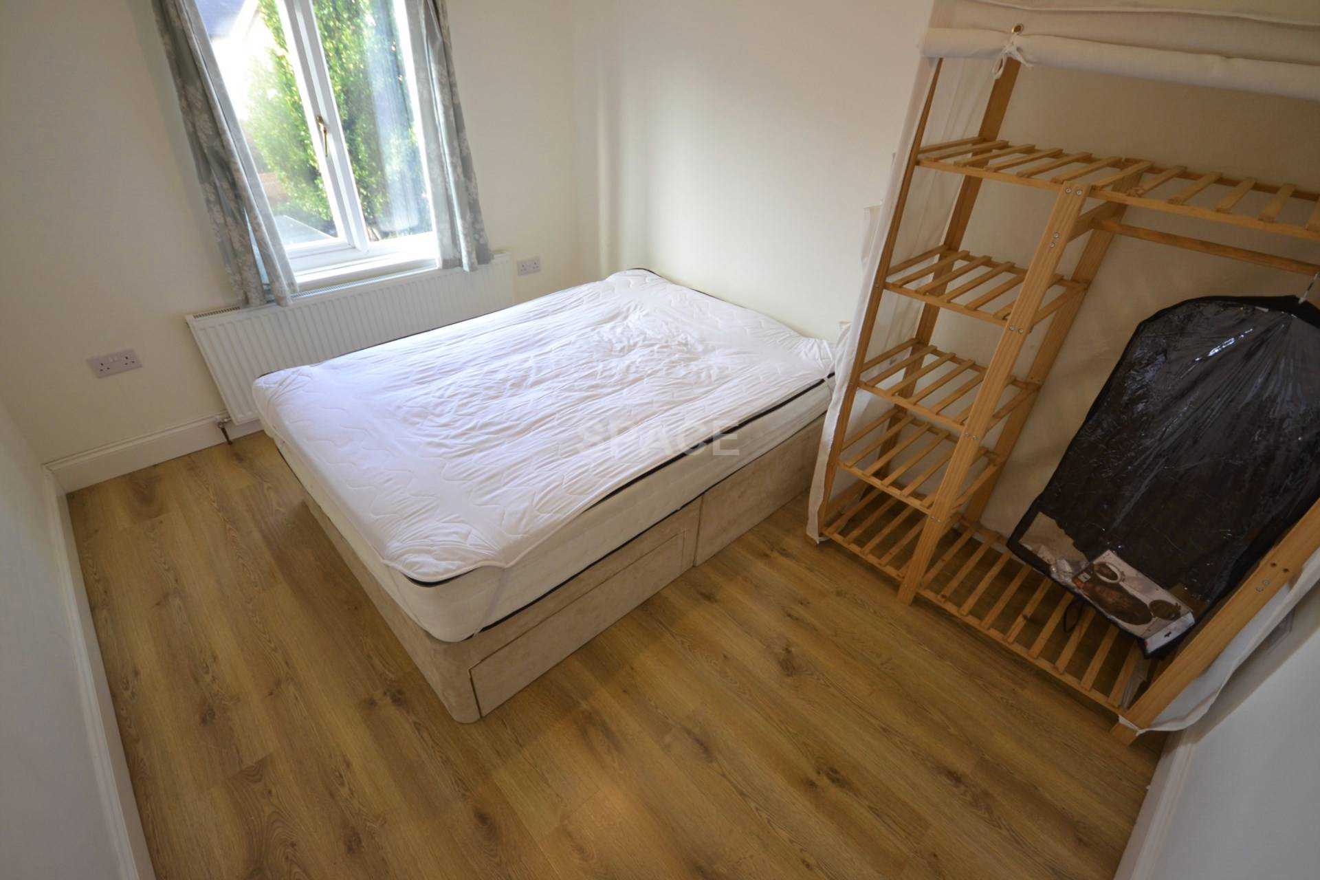 Wykeham Road, Reading, RG6 1NR, Image 11