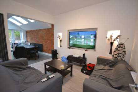 6 Bedroom Terrace, Donnington Road, Reading, Berkshire, RG1 5ND