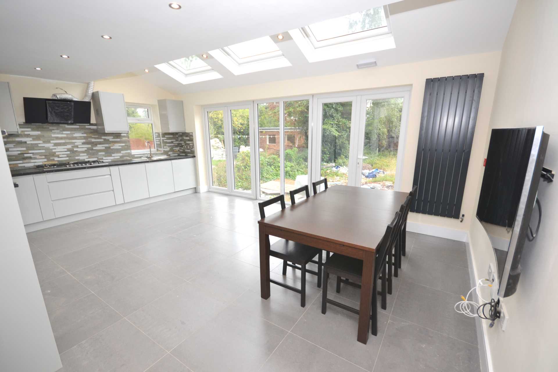Church Road, Reading, Berkshire, RG6 1HW - Room 2, Image 8