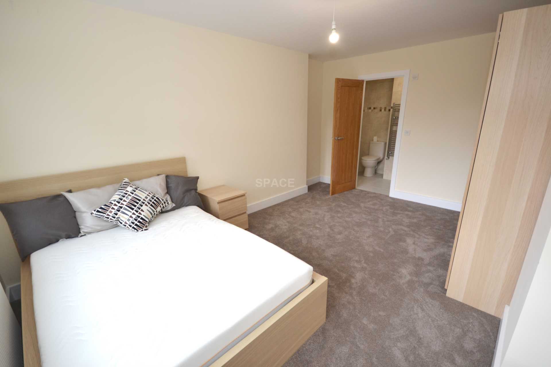 Church Road, Reading, Berkshire, RG6 1HW - Room 3, Image 1