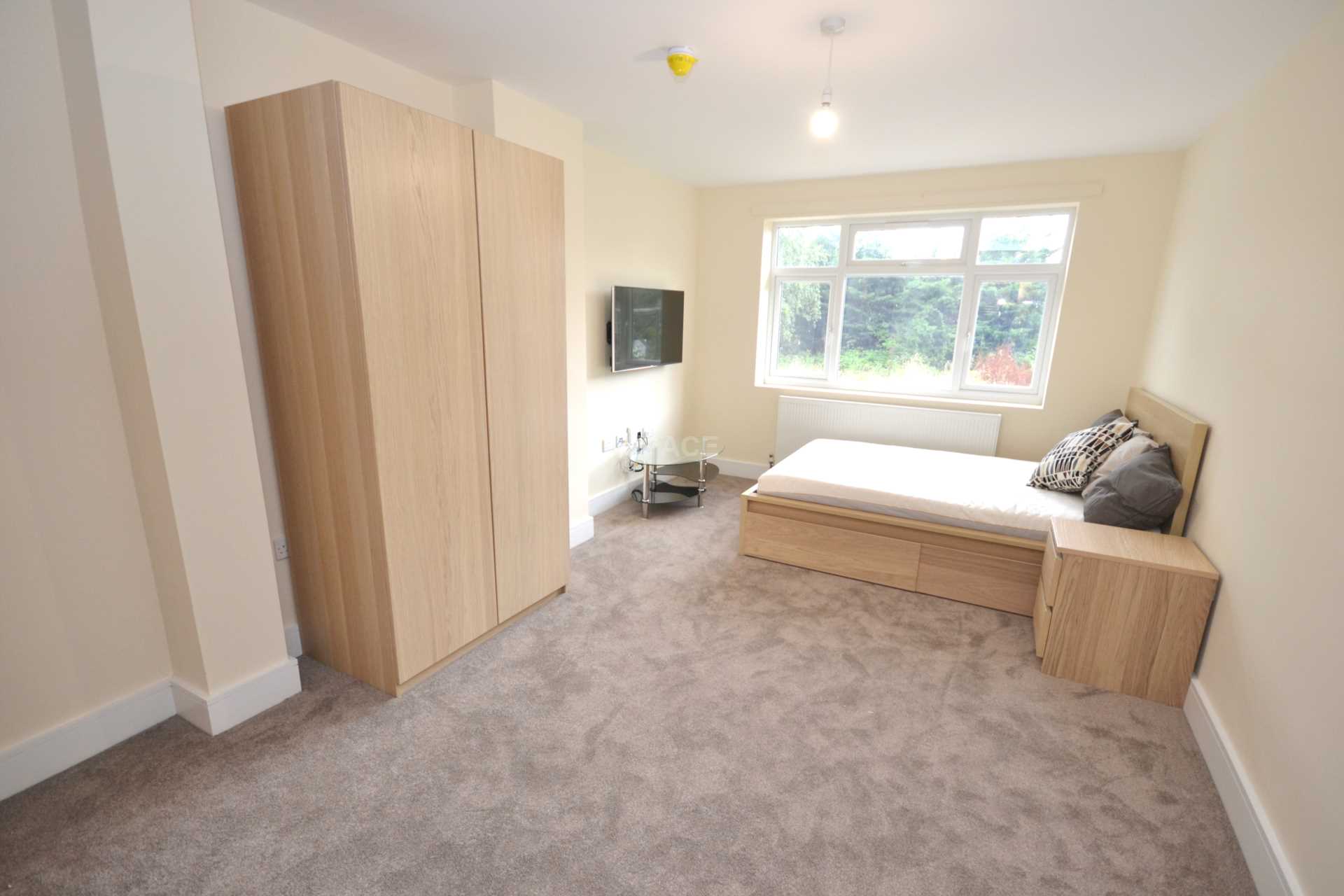 Church Road, Reading, Berkshire, RG6 1HW - Room 3, Image 2