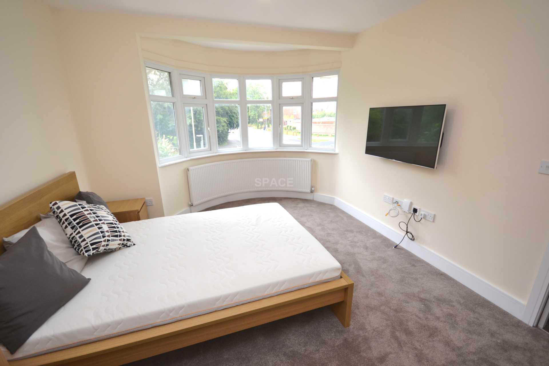 Church Road, Reading, Berkshire, RG6 1HW - Room 4, Image 6