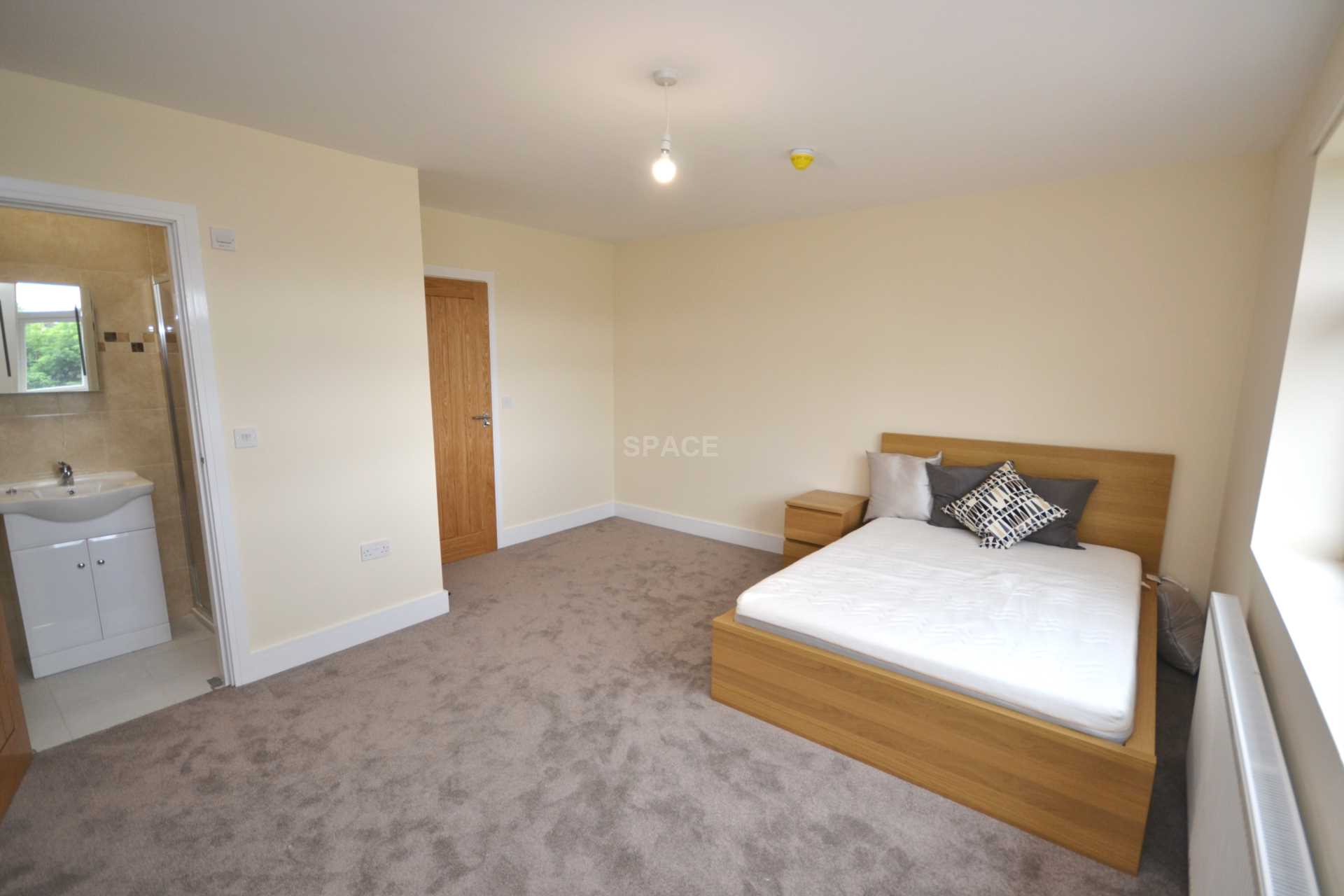 Church Road, Reading, Berkshire, RG6 1HW, Image 1