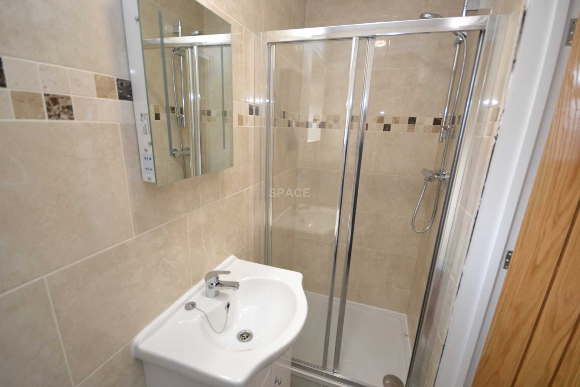 Church Road, Reading, Berkshire, RG6 1HW, Image 3