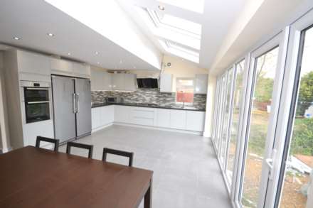 Church Road, Reading, Berkshire, RG6 1HW, Image 6