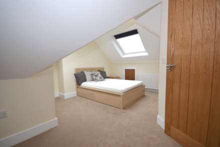 Church Road, Reading, Berkshire, RG6 1HW - Room 8, Image 2