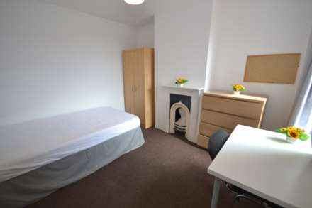 Property For Rent Swainstone Road, University, Reading