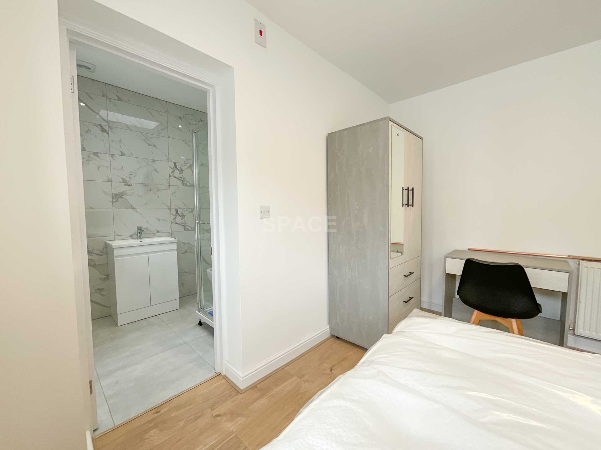 St Edwards Road, Earley, Reading, Berkshire, RG6 1NL, Image 2
