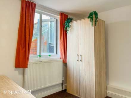 Basingstoke Road, Reading, Berkshire, RG2 0ET, Image 4