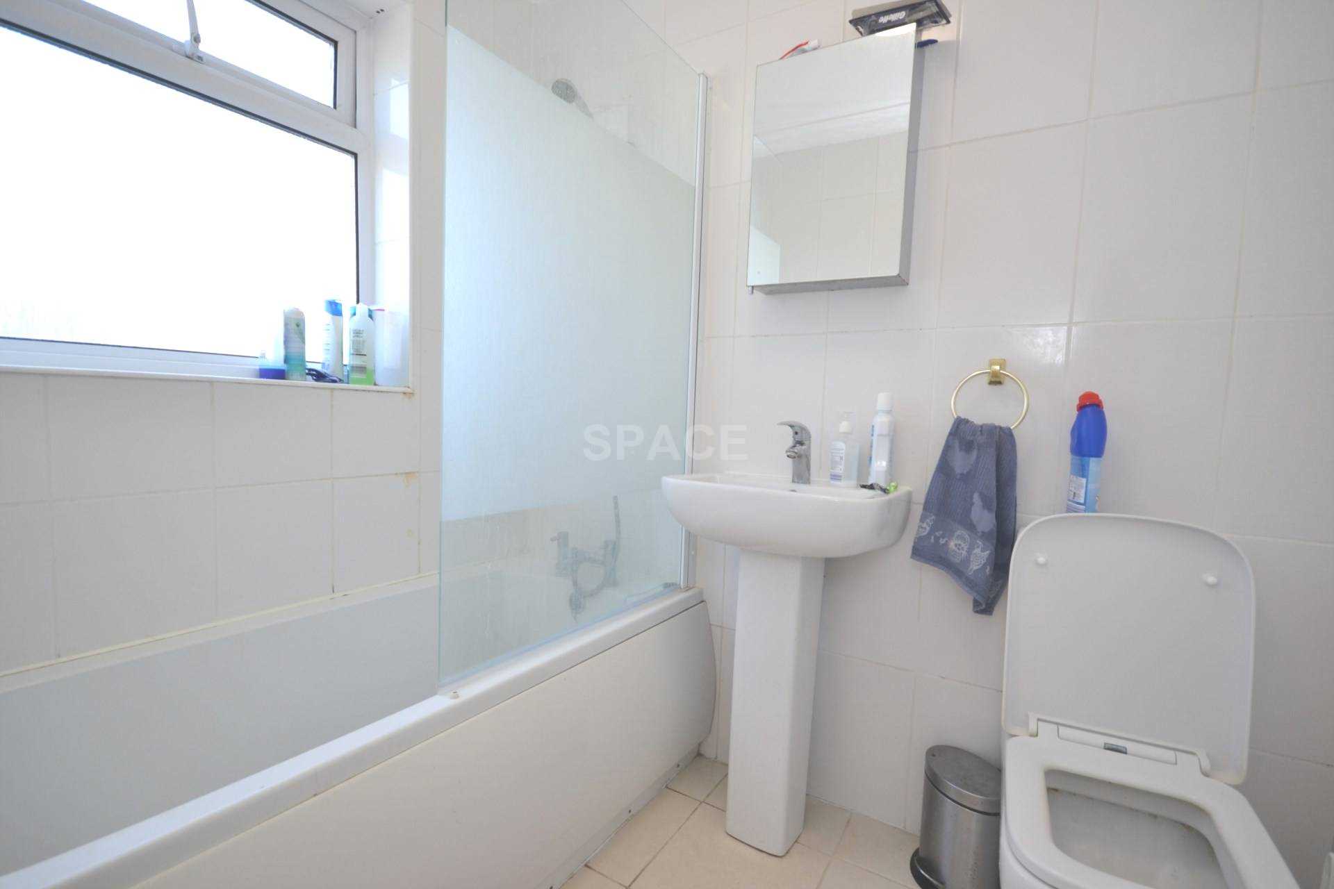 Blenheim Gardens, Reading, Berkshire, RG1 5QJ, Image 6
