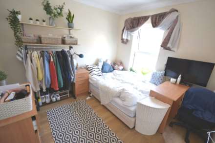Blenheim Gardens, Reading, Berkshire, RG1 5QJ, Image 8