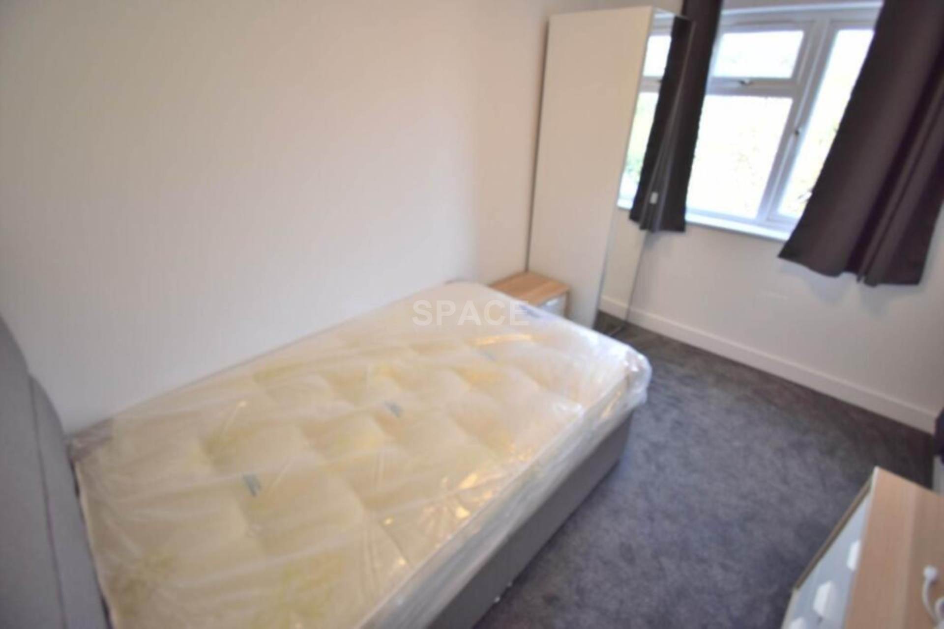 St. Bartholomews Road, Reading, Berkshire, RG1 3QA., Image 10