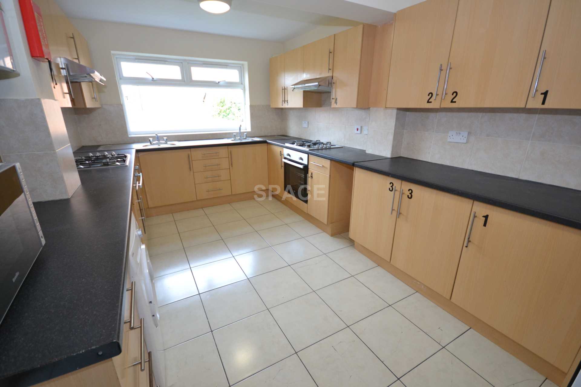 Basingstoke Road, Reading, Berkshire, RG2 0ET., Image 7