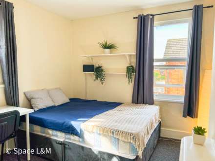 Basingstoke Road, Reading, Berkshire, RG2 0ET., Image 3