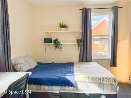 Basingstoke Road, Reading, Berkshire, RG2 0ET., Image 5