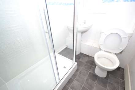 Basingstoke Road, Reading, Berkshire, RG2 0ET., Image 9