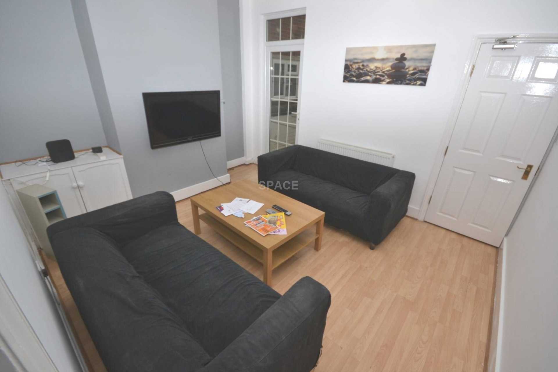 Swainstone Road, Reading, Berkshire, RG2 0DX - Room 6, Image 4