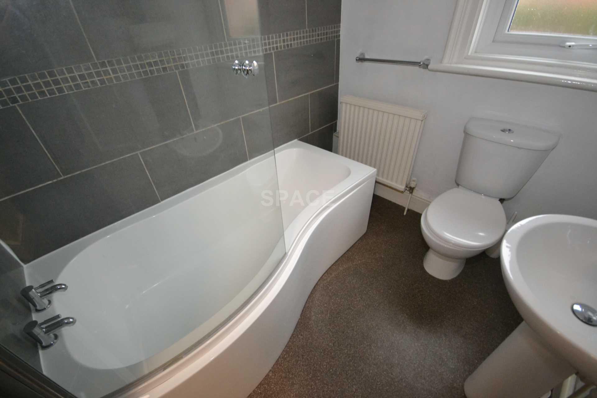 Basingstoke Road, Reading, Berkshire, RG2 0ET, Image 5