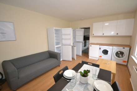 Basingstoke Road, Reading, Berkshire, RG2 0ET, Image 4