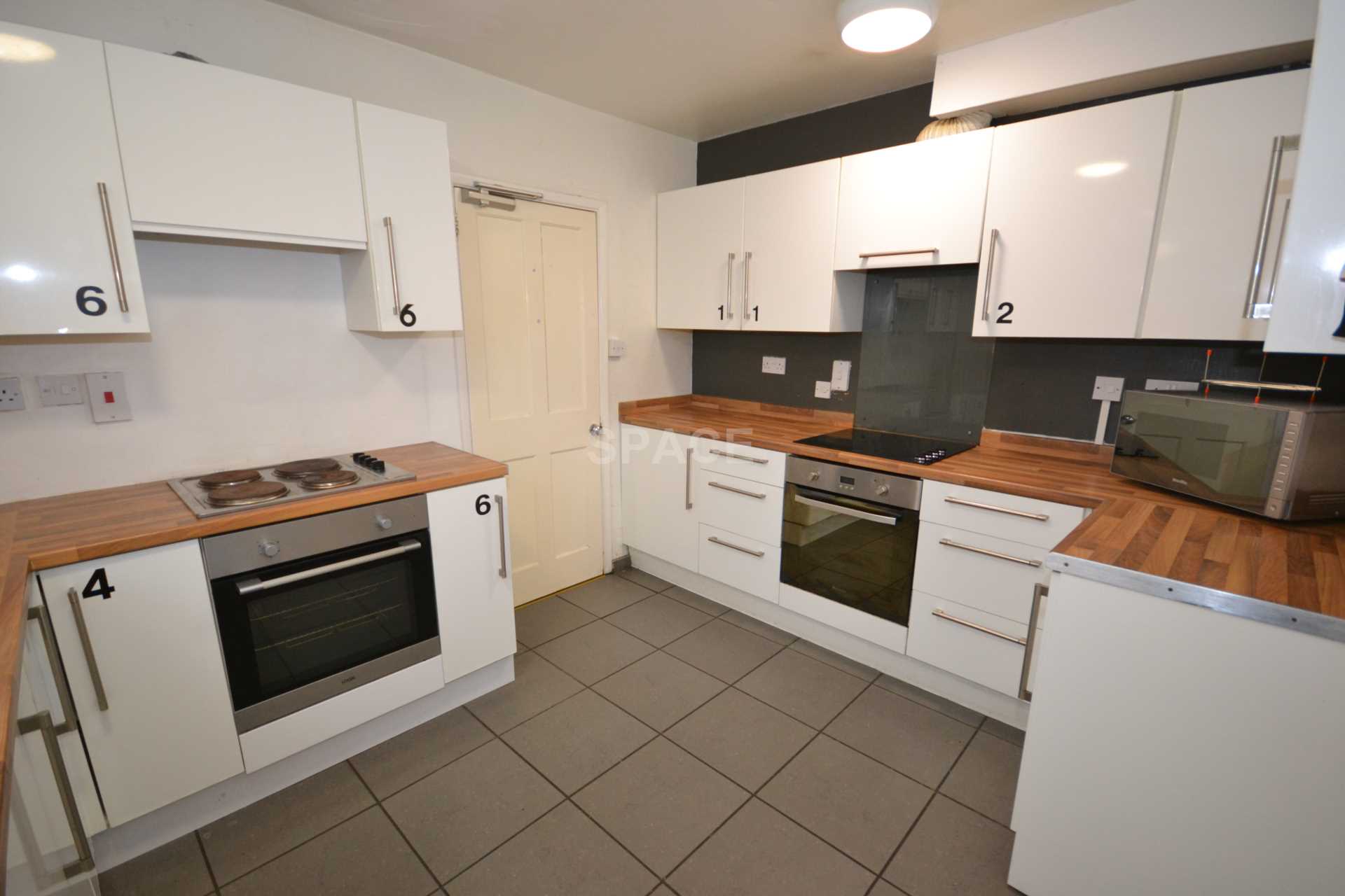 Basingstoke Road, Reading, Berkshire, RG2 0ET, Image 2