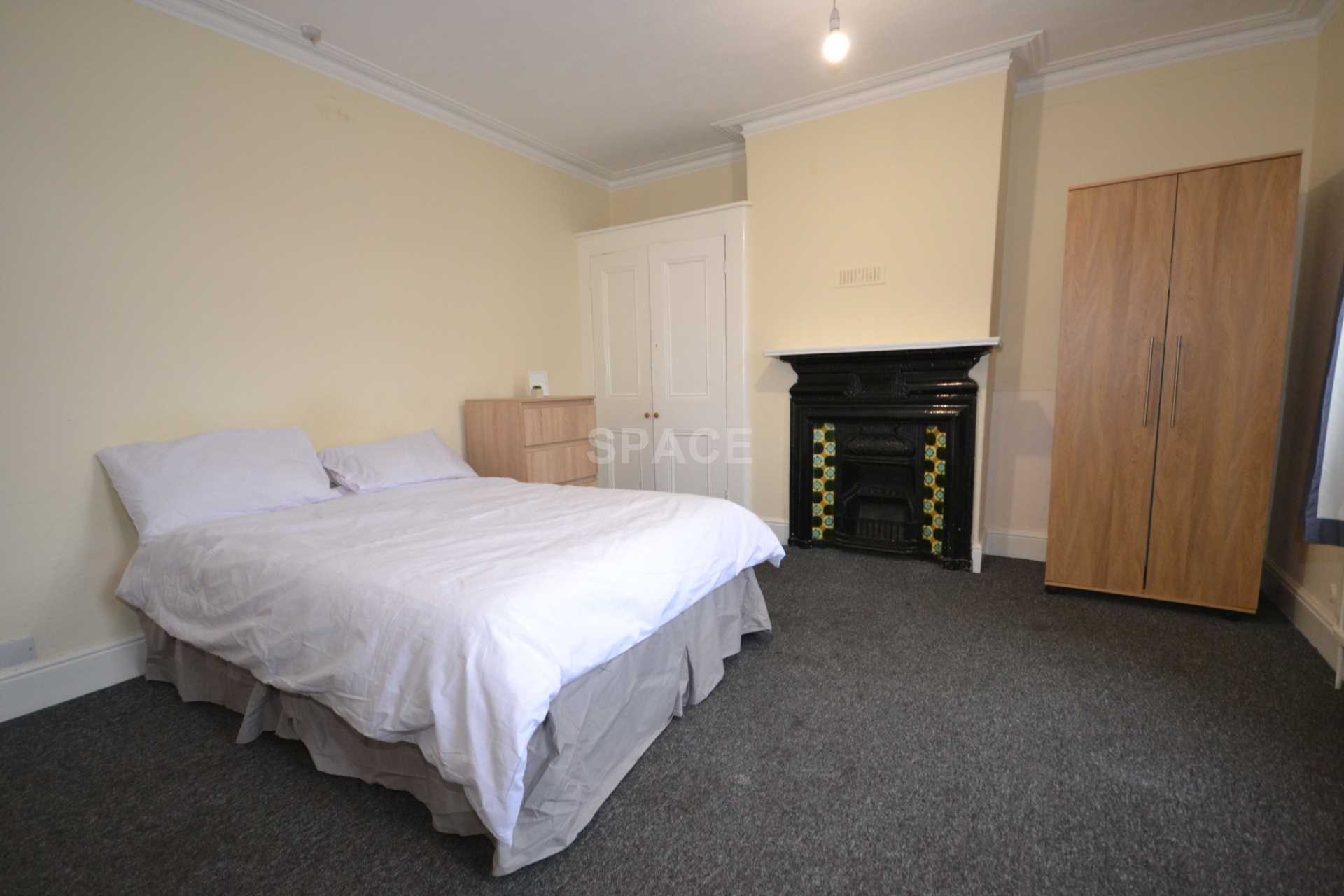 Basingstoke Road, Reading, Berkshire, RG2 0ET, Image 5