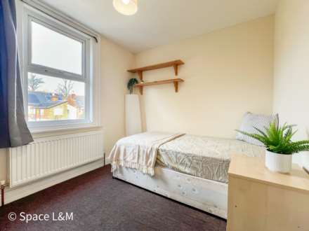Grange Avenue, Earley, Reading, Berkshire, RG6 1DJ, Image 2
