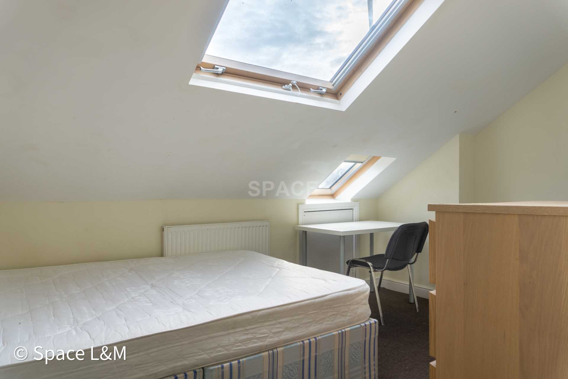 Grange Avenue, Earley, Reading, Berkshire, RG6 1DJ, Image 3