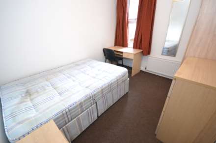 Property For Rent Swainstone Road, University, Reading