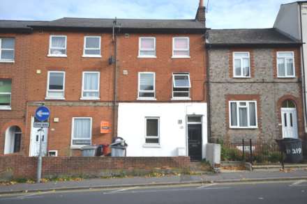 BEDSIT, Southampton Street, Reading, Berkshire, RG1 2RB - Bedsit 1, Image 2