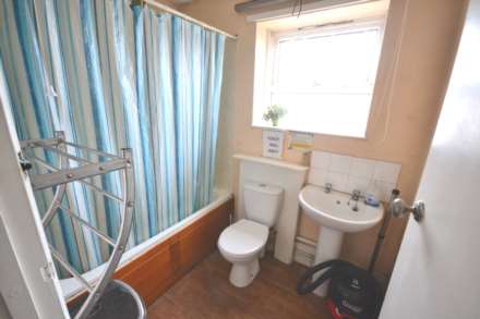 BEDSIT, Southampton Street, Reading, Berkshire, RG1 2RB - Bedsit 1, Image 5