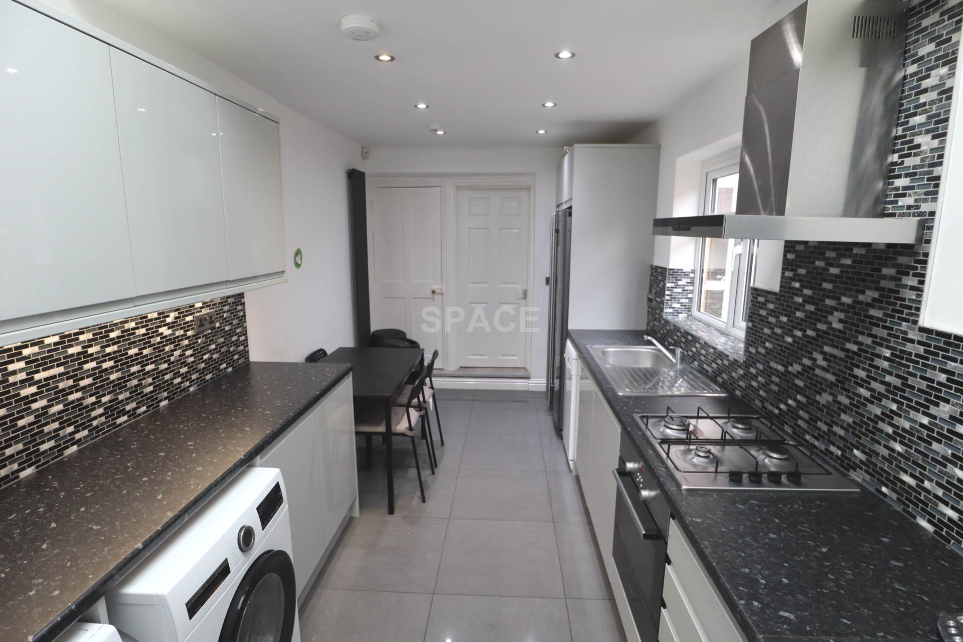 Grange Avenue, Reading, Berkshire, RG6 1DL, Image 1