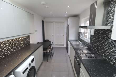 Grange Avenue, Reading, Berkshire, RG6 1DL