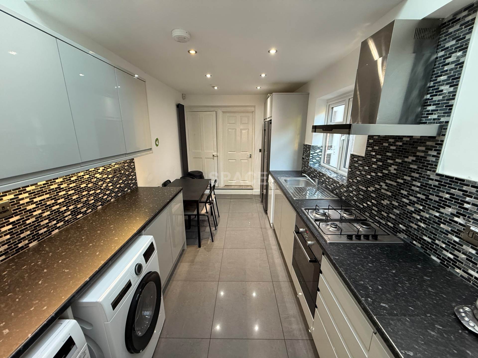 Grange Avenue, University, Image 3
