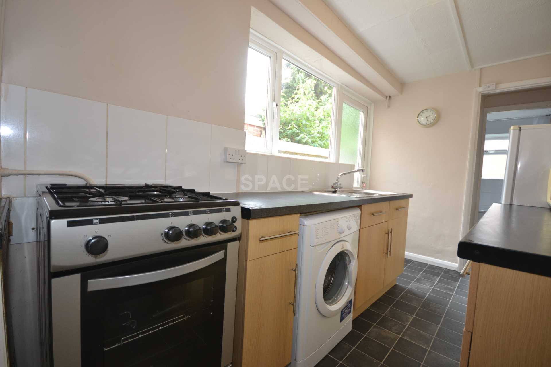 Blenheim Gardens, Reading, Berkshire, RG1 5QG, Image 4