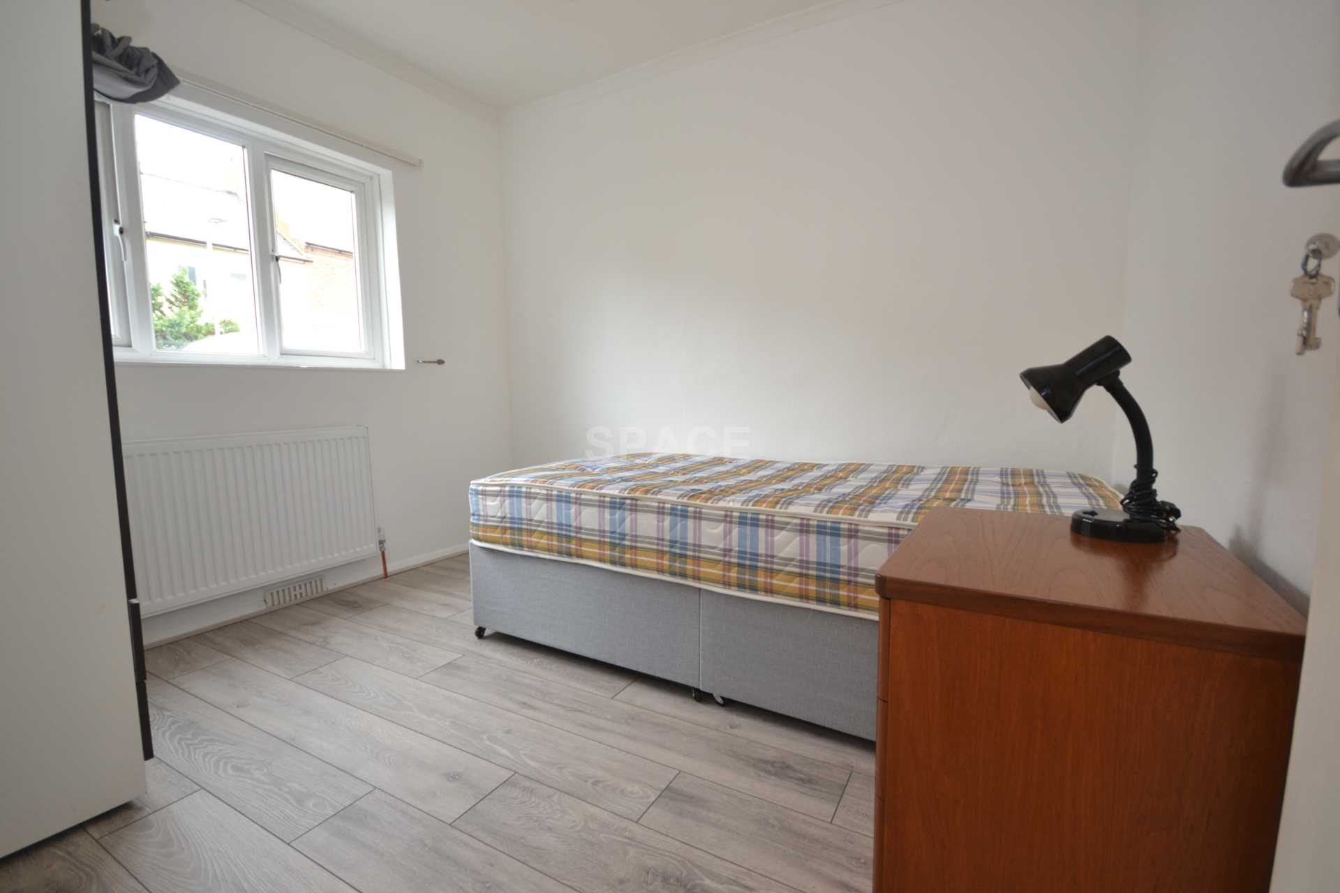Blenheim Gardens, Reading, Berkshire, RG1 5QG, Image 8