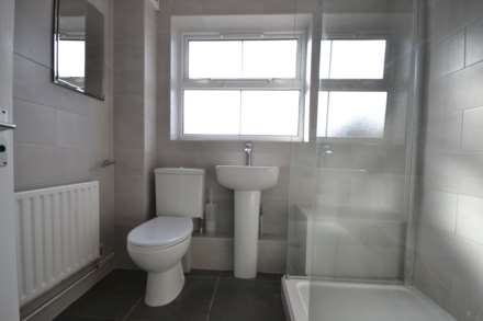 Erleigh Road, University, RG15NH, Image 9